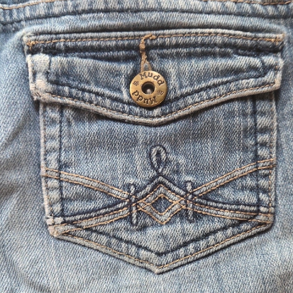 Mudd Distressed Blue Jean Shorts with Peace Patch SIZE 5 - Picture 3 of 5